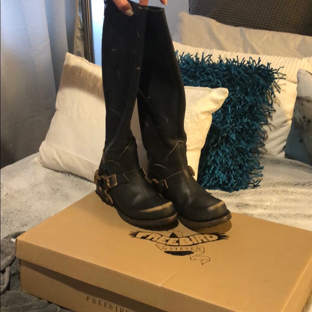 Freebied Steve Madden with the box.